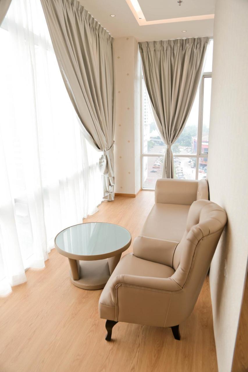 Top Holiday Hotel Seri Kembangan Extérieur photo
