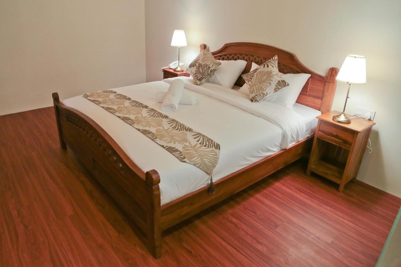 Top Holiday Hotel Seri Kembangan Extérieur photo