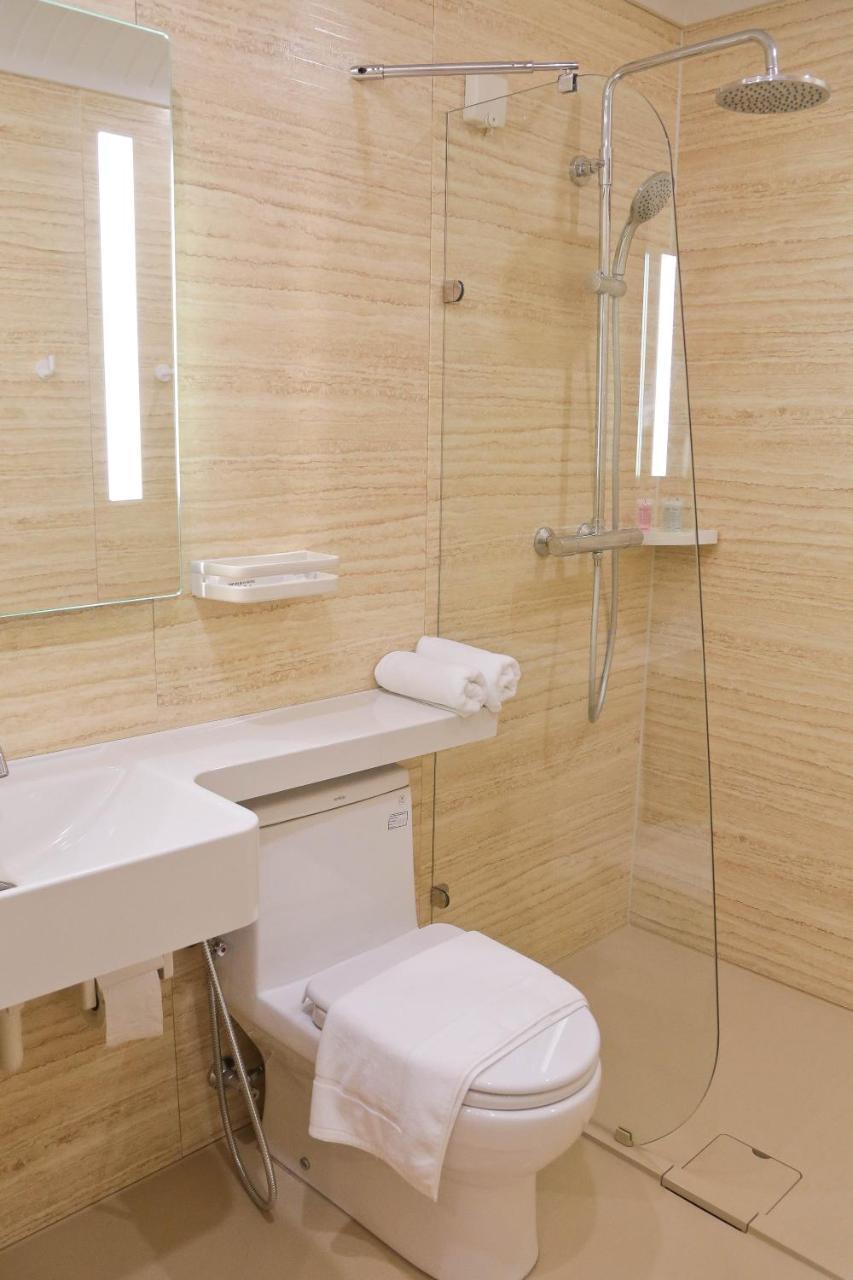 Top Holiday Hotel Seri Kembangan Extérieur photo