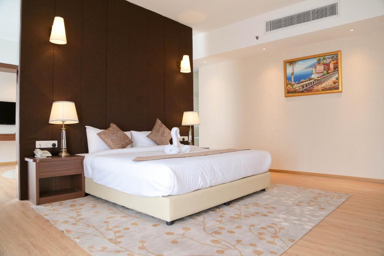 Top Holiday Hotel Seri Kembangan Extérieur photo